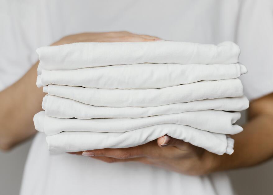 how should you wash white clothes