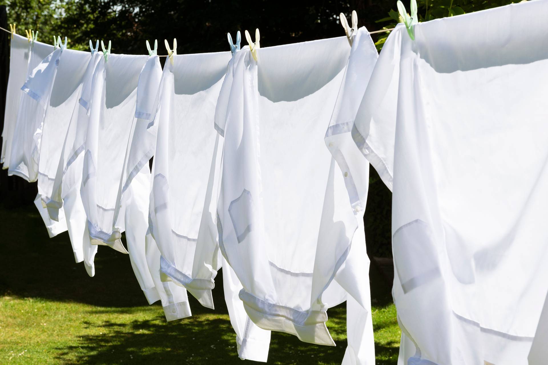 how to wash white clothes