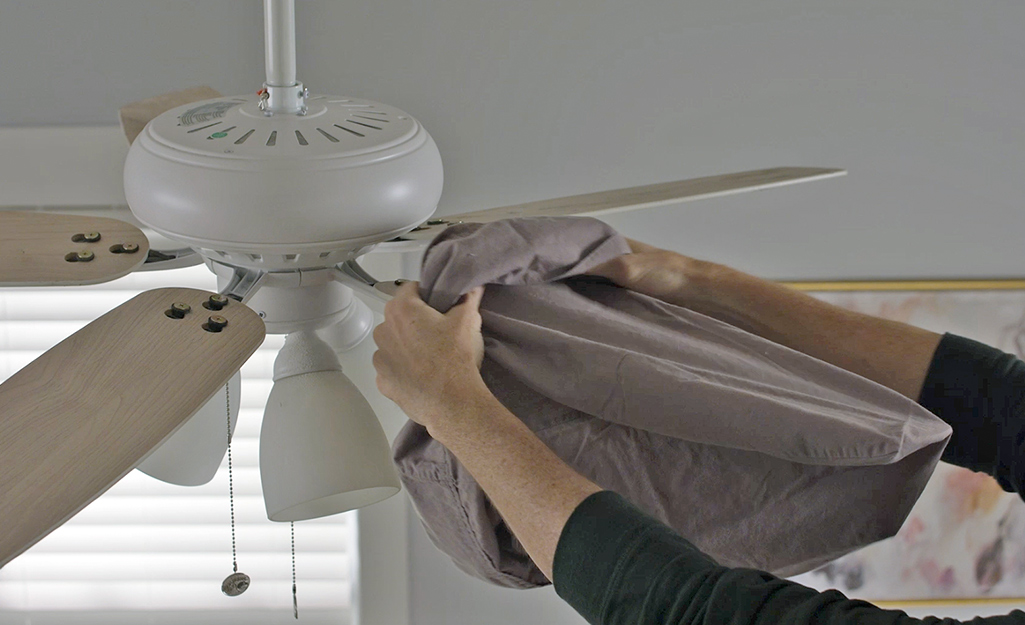 how to clean a ceiling fan with a pillow case